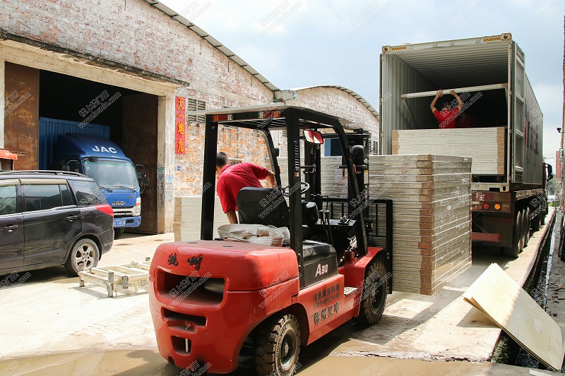 佛山哪里有出口高端門窗的鋁門窗廠家？-樓上樓門窗