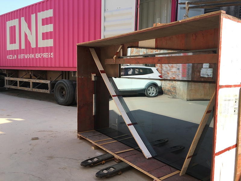 私家別墅豪宅定制的高端鋁合金門窗即將被送出國！