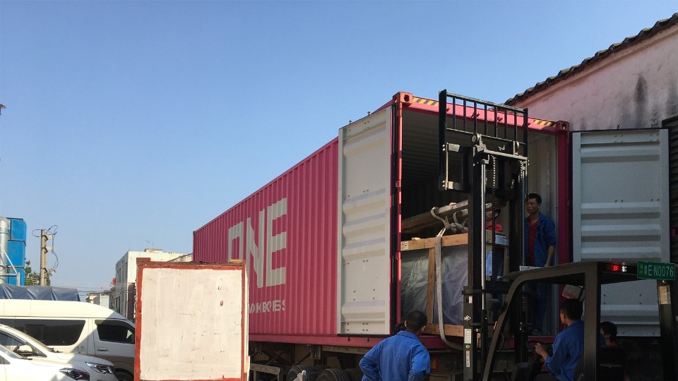 私家別墅豪宅定制的高端鋁合金門(mén)窗即將被送出國(guó)！