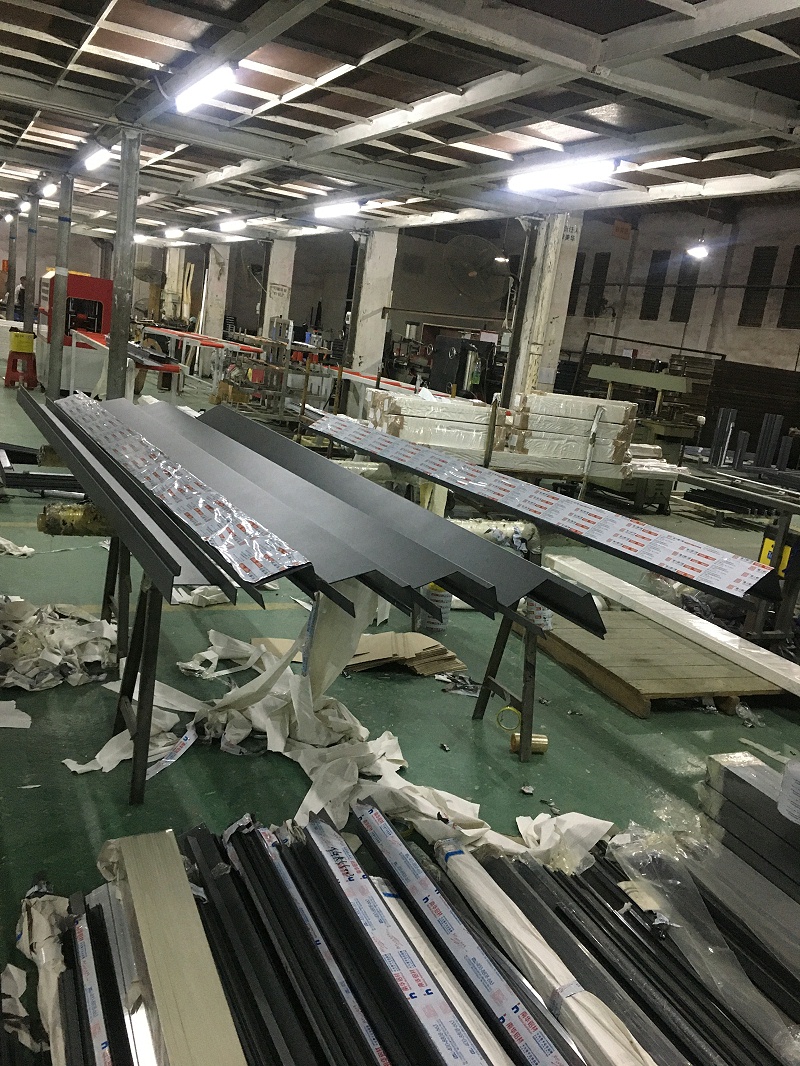 好氣哦！隔壁家居然花350元就買到了高端斷橋鋁合金門窗？