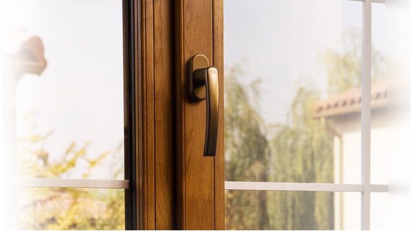 【樓上樓門窗】新加坡酒店門窗工程專業(yè)供應(yīng)廠家裝柜啦！