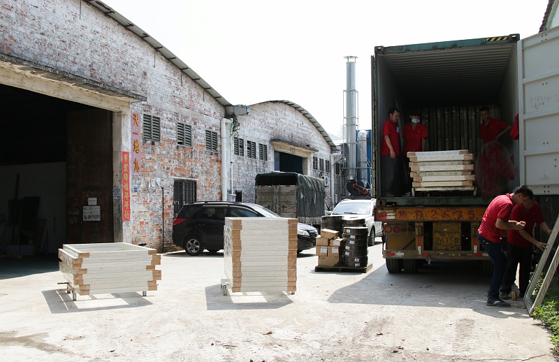 樓上樓門(mén)窗-新加坡酒店門(mén)窗產(chǎn)品裝柜